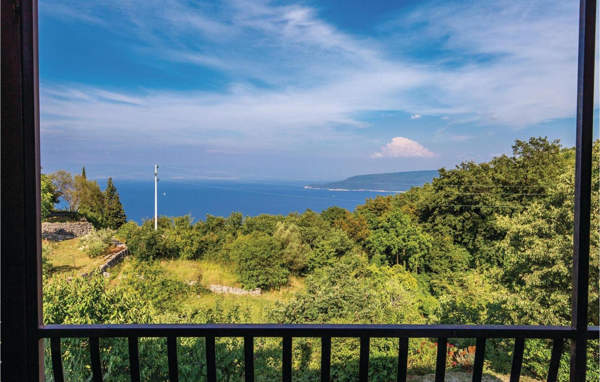Lovely Apartment In Brsec With House Sea View Extérieur photo